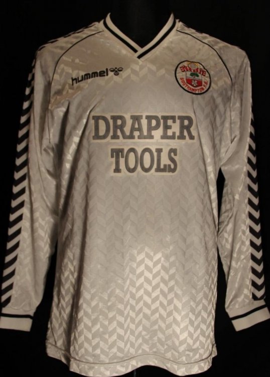 southampton-1987-89-third.jpg