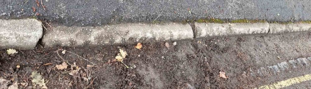 Kerb 2 smaller.jpg