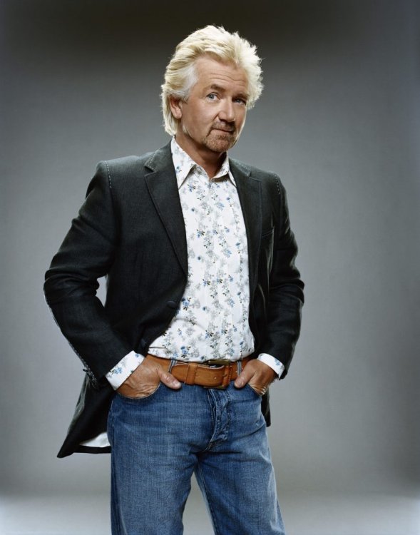 noel-edmonds-suit-803x1024.jpg