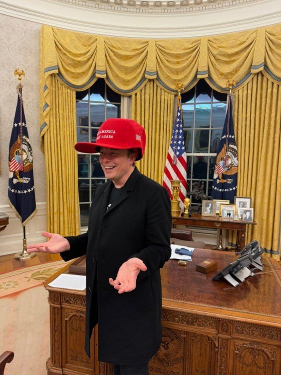 elon-musk-shares-oval-office-98056453.jpg